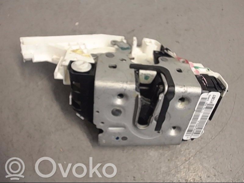 Fiat Freemont Zamek drzwi tylnych 