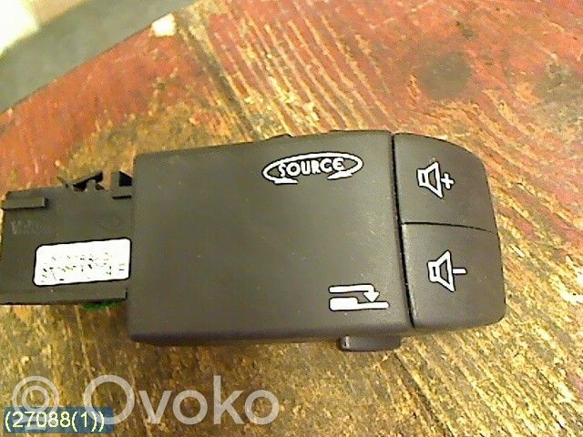 Renault Clio II Steering wheel buttons/switches 