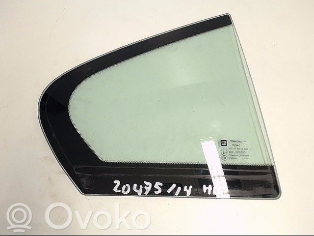 Opel Insignia A Ventanilla de ventilación de la puerta trasera 