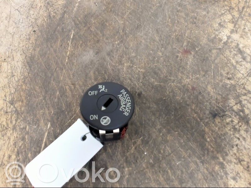 BMW 5 G30 G31 G38 Interruttore airbag passeggero on/off 
