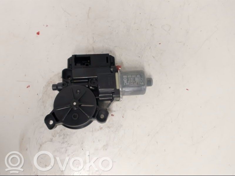 Silnik regulatora szyby drzwi przednich   6R0959802DN,130822530,6R0959802AD