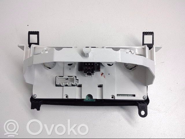 Mazda 3 I Climate control unit 