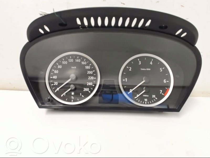 BMW 5 E60 E61 Nopeusmittari (mittaristo) 