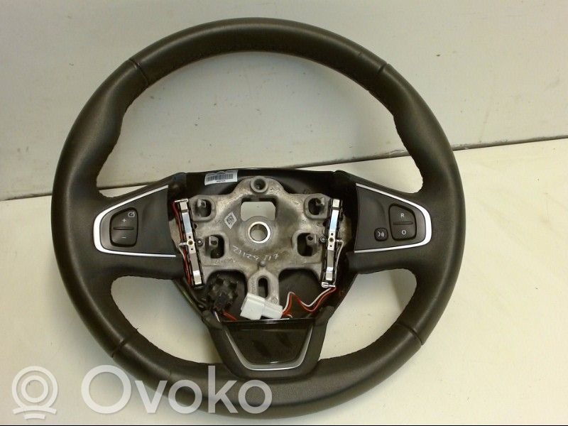 Renault Clio IV Ohjauspyörä 