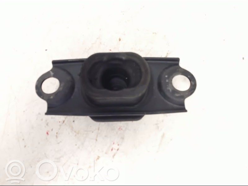 Engine mounting bracket   1122000Q0F