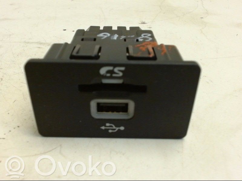 Ford Mondeo MK V USB socket connector 