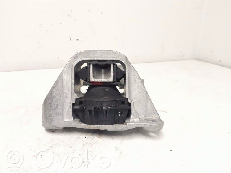 Nissan Qashqai Engine mounting bracket 