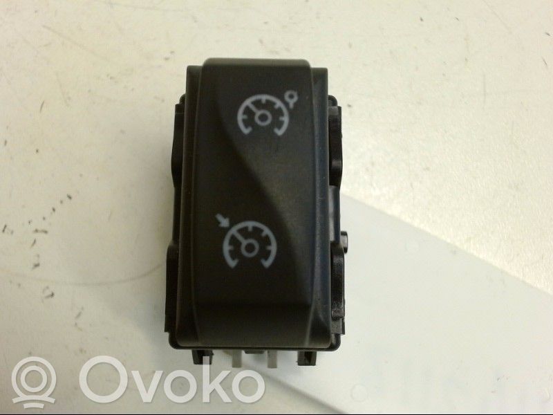Renault Clio IV Cruise control switch 
