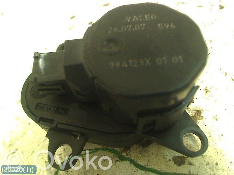 Saab 9-5 Ilmastointilaitteen läpän käyttölaite/moottori (A/C) 