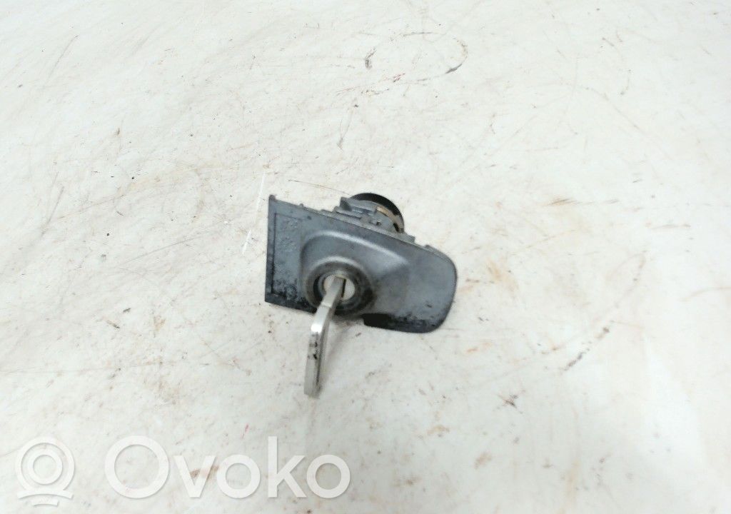 Volvo V60 Serratura portiera anteriore (vicino alla maniglia) 