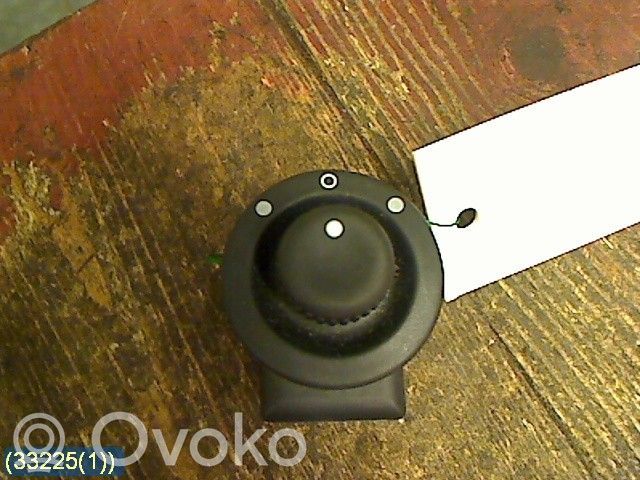 Renault Clio II Wing mirror switch 