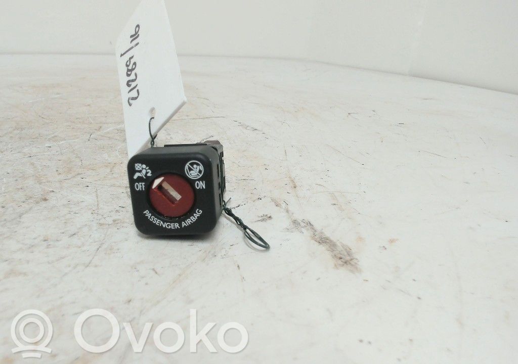 Citroen Berlingo Passenger airbag on/off switch 