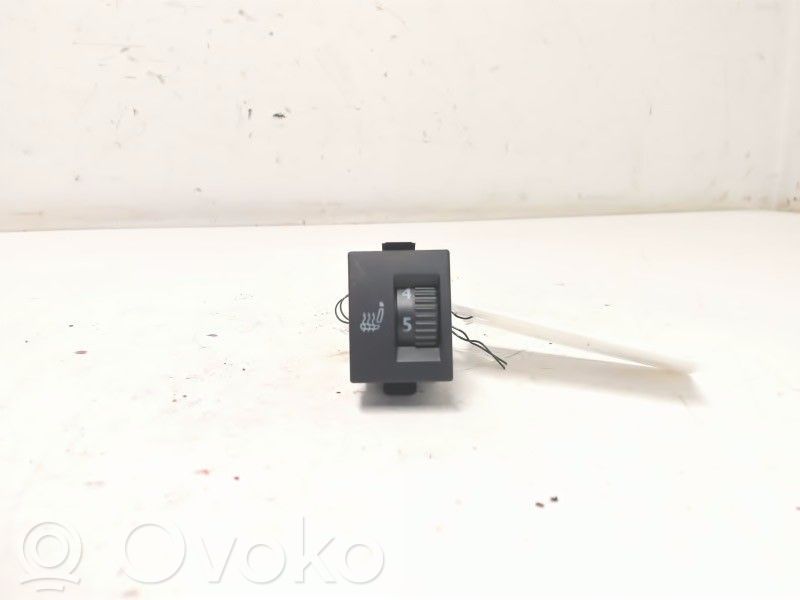 Volkswagen Polo IV 9N3 Interruttore riscaldamento sedile 