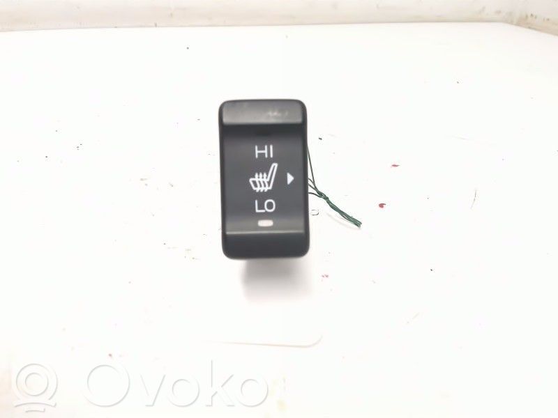 Isuzu D-Max Seat heating switch 