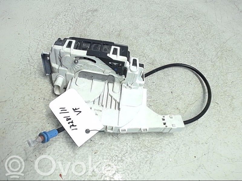 Mercedes-Benz Sprinter W906 Zamek drzwi przednich