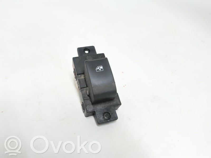 Chevrolet Captiva Electric window control switch 