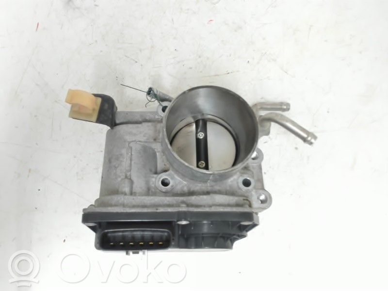 Toyota Avensis T250 Valvola a farfalla