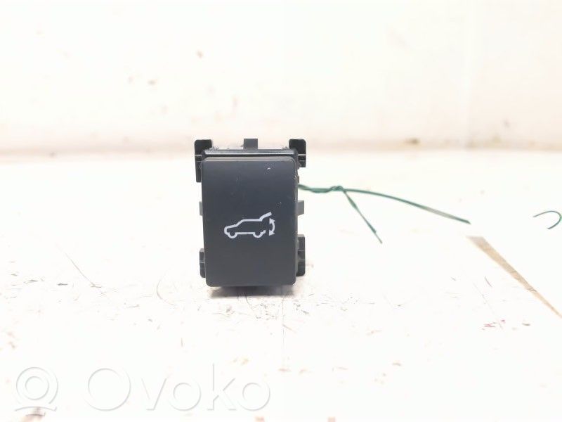 Subaru Outback (BS) Tailgate/boot open switch button 