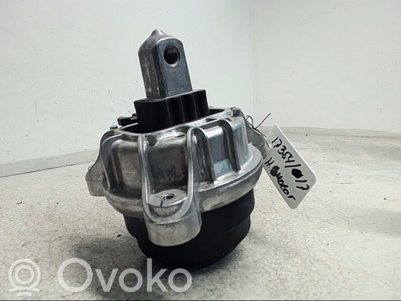 Engine mount bracket   686830202