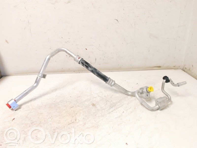 Ilmastointilaitteen putki (A/C)   4KE816727D