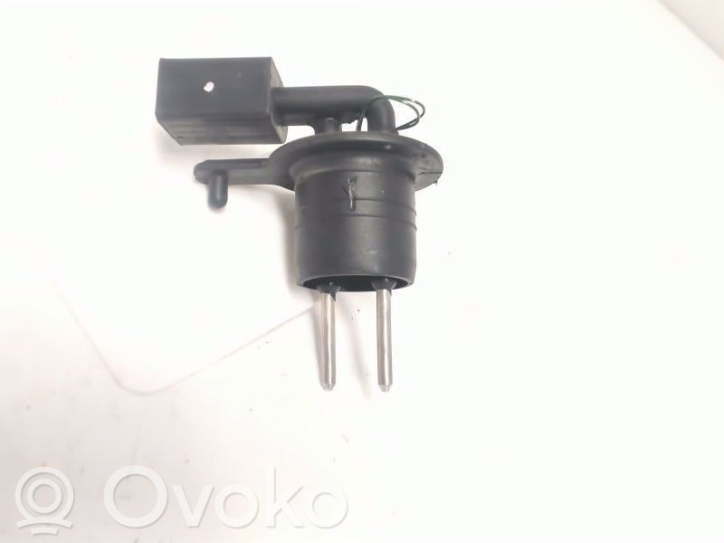 Czujnik poziomu płynu do spryskiwaczy szyby przedniej / czołowej   A2218209110