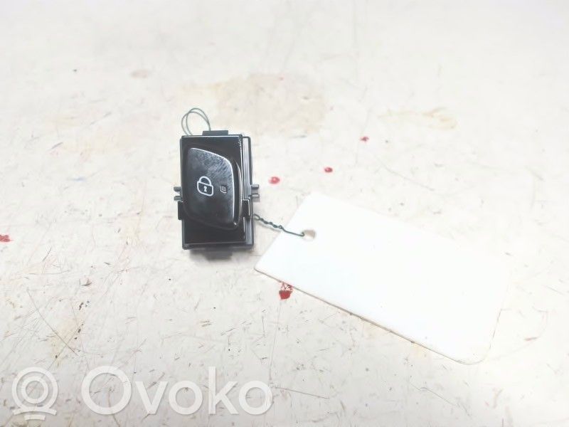 Volvo XC90 Central locking switch button 