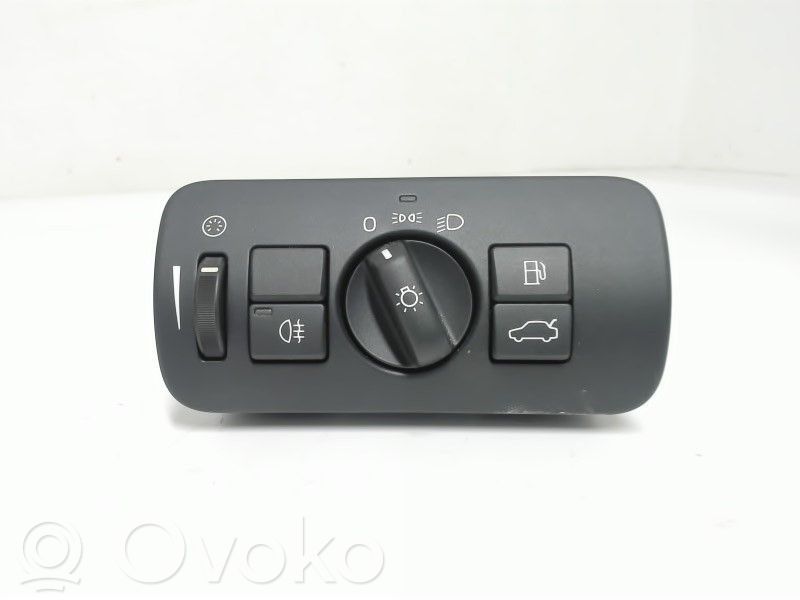 Light switch   31443846,10093571,30739432