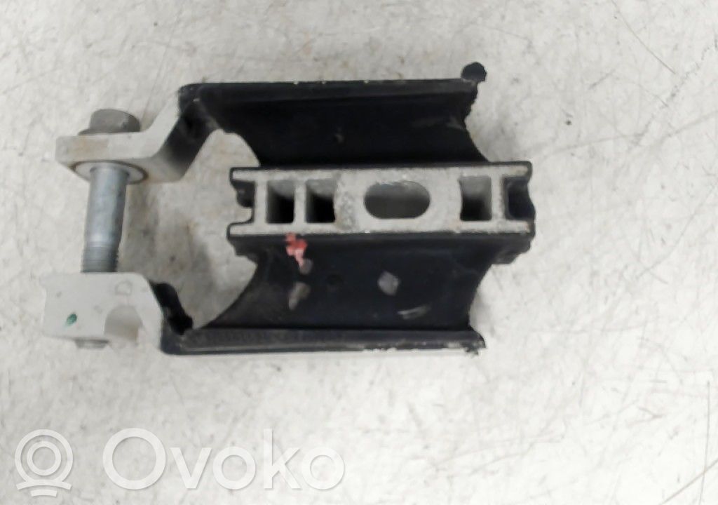 Volvo V90 Cross Country Engine mounting bracket 