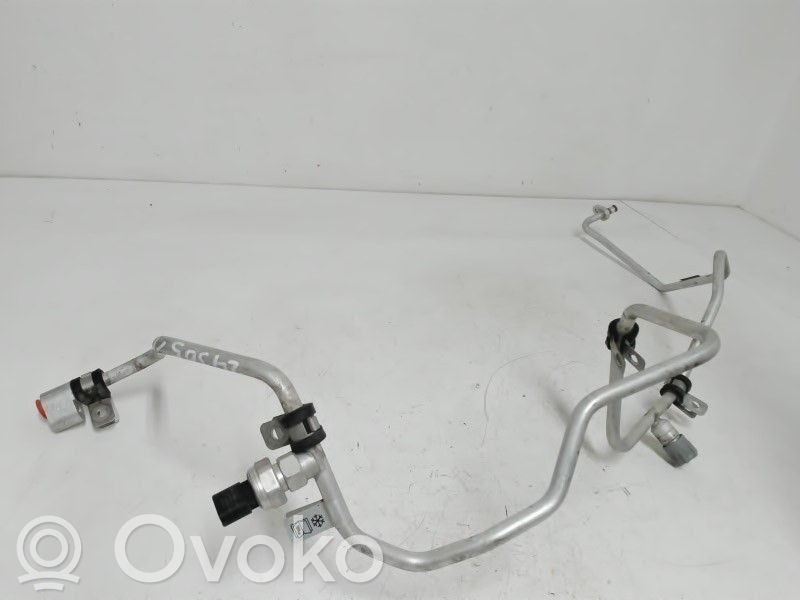 Ilmastointilaitteen putki (A/C)   924404272R,924404272R