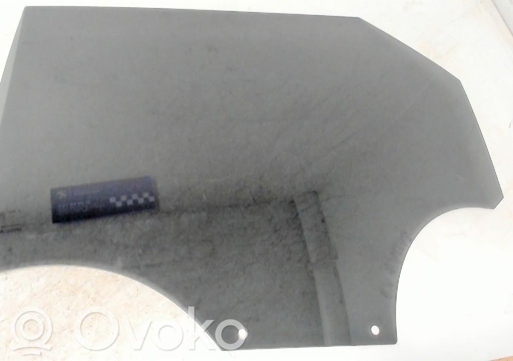Peugeot 3008 II Vetro del finestrino della portiera posteriore 