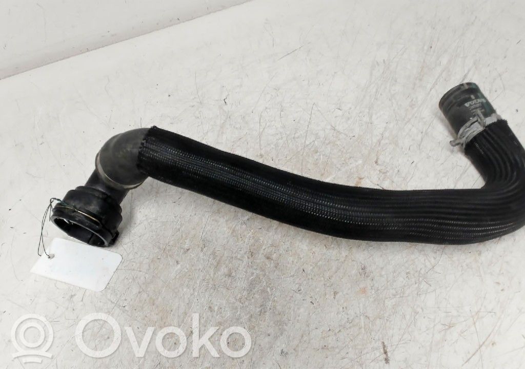 Volvo V70 Engine coolant pipe/hose 