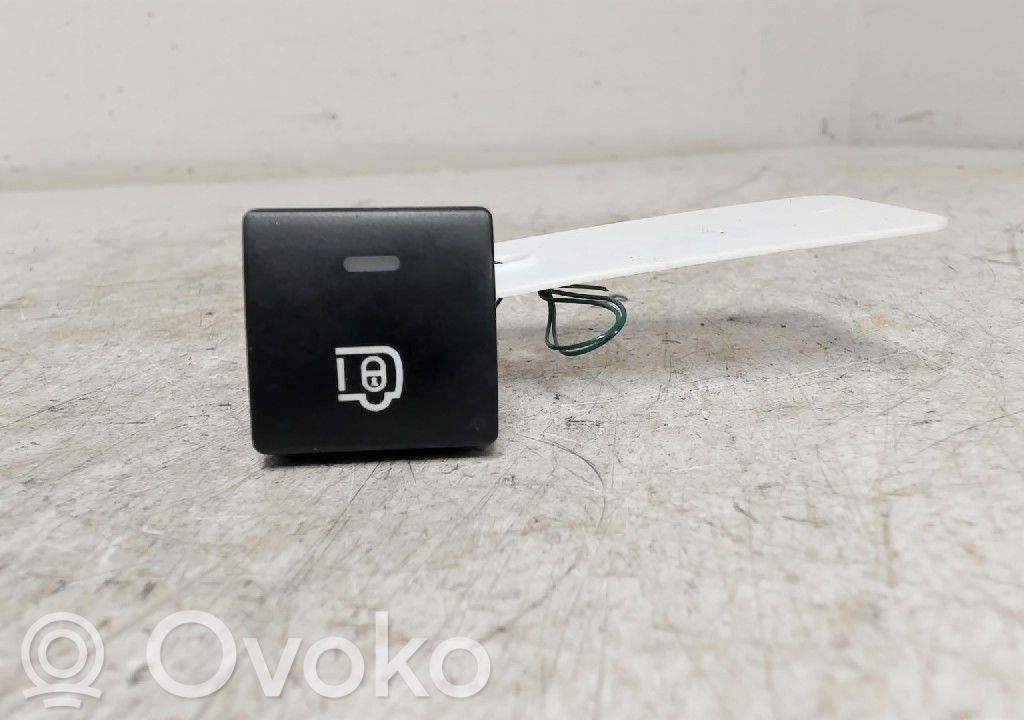 Peugeot Partner Central locking switch button 