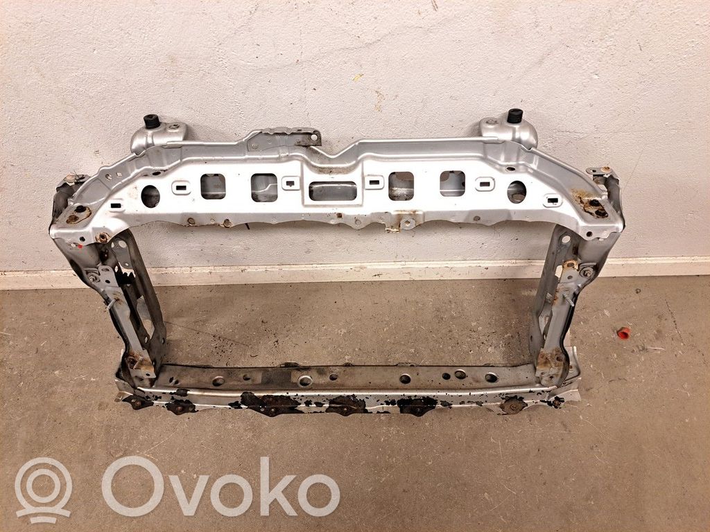 Toyota Yaris Schlossträger frontträger frontmaske