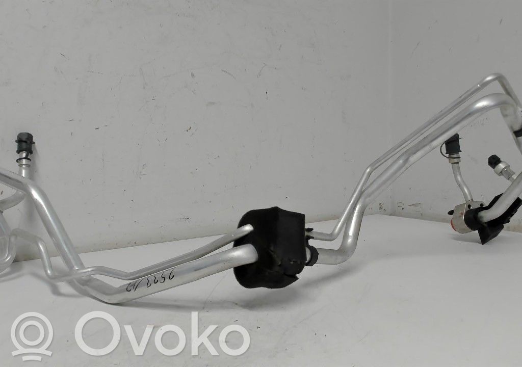 Volvo V60 Ilmastointilaitteen putki (A/C) 