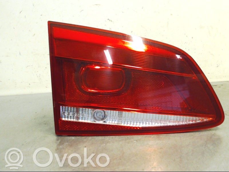 Volkswagen PASSAT B7 Luci posteriori del portellone del bagagliaio 