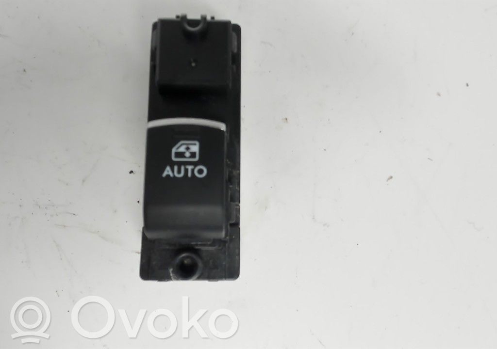 Subaru Outback (BS) Electric window control switch 