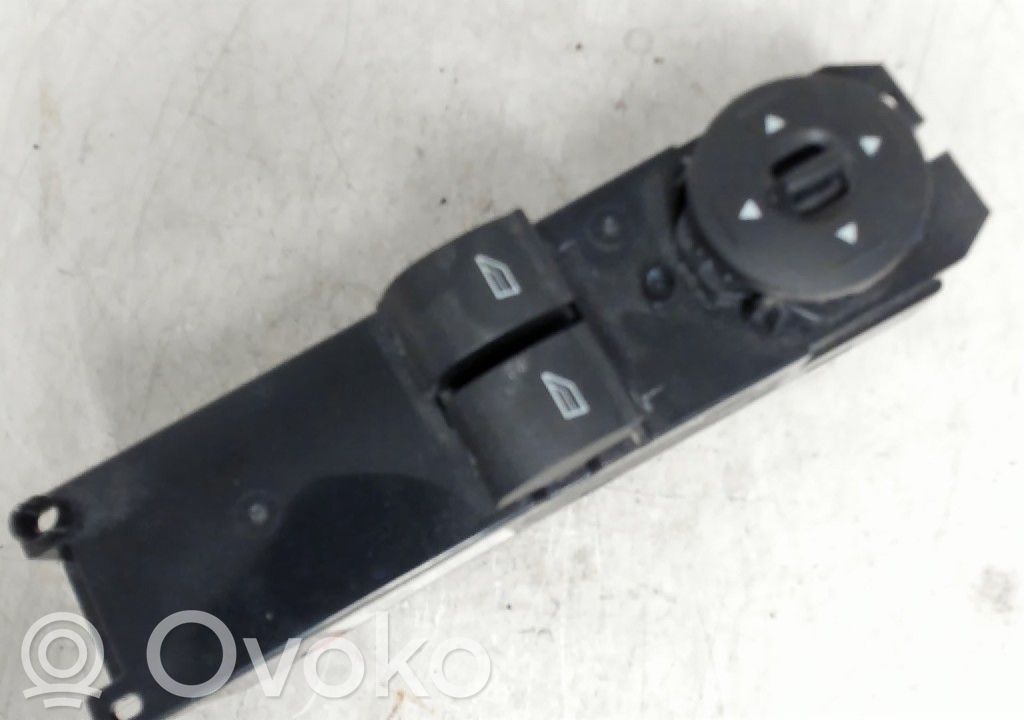 Ford Transit -  Tourneo Connect Przyciski szyb 