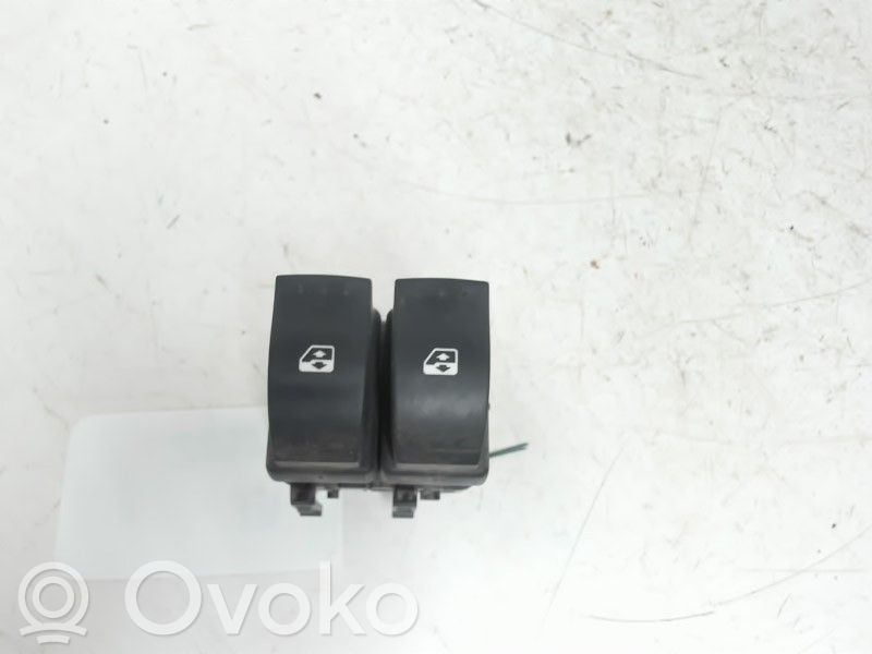 Renault Trafic II (X83) Electric window control switch 