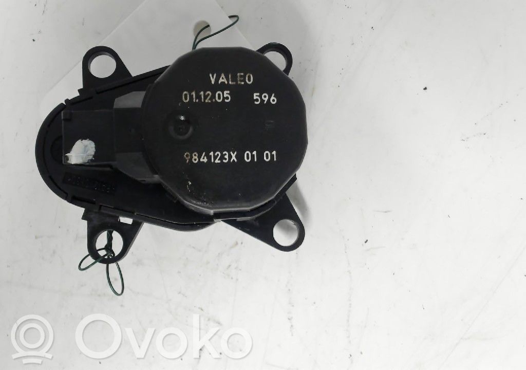 Saab 9-5 Ilmastointilaitteen läpän käyttölaite/moottori (A/C) 