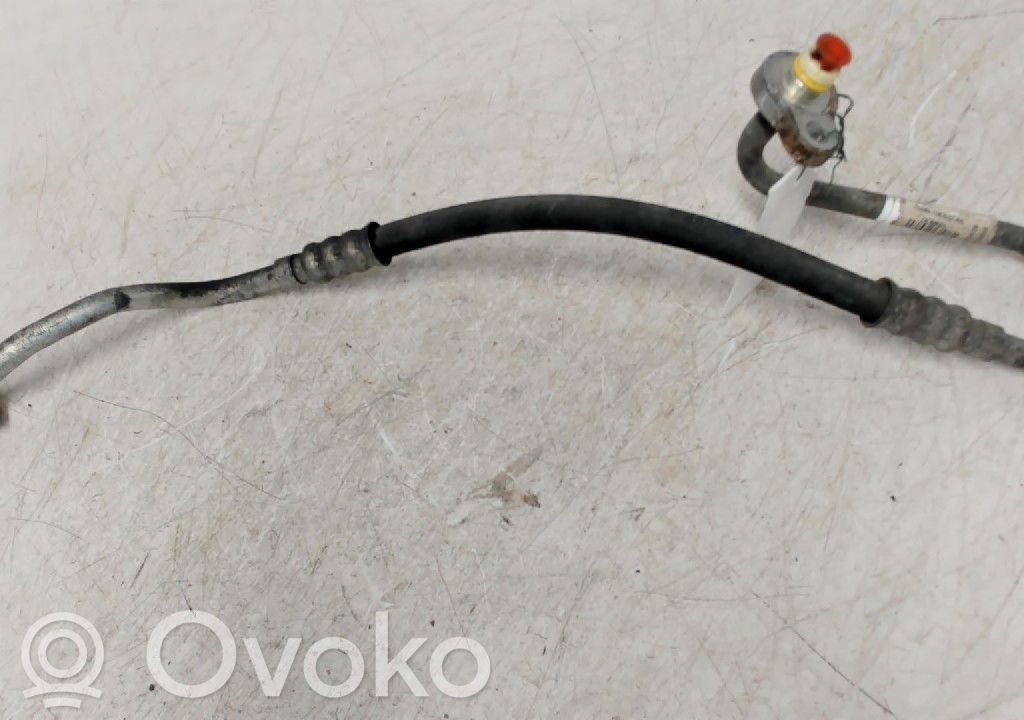 Volvo V70 Ilmastointilaitteen putki (A/C) 