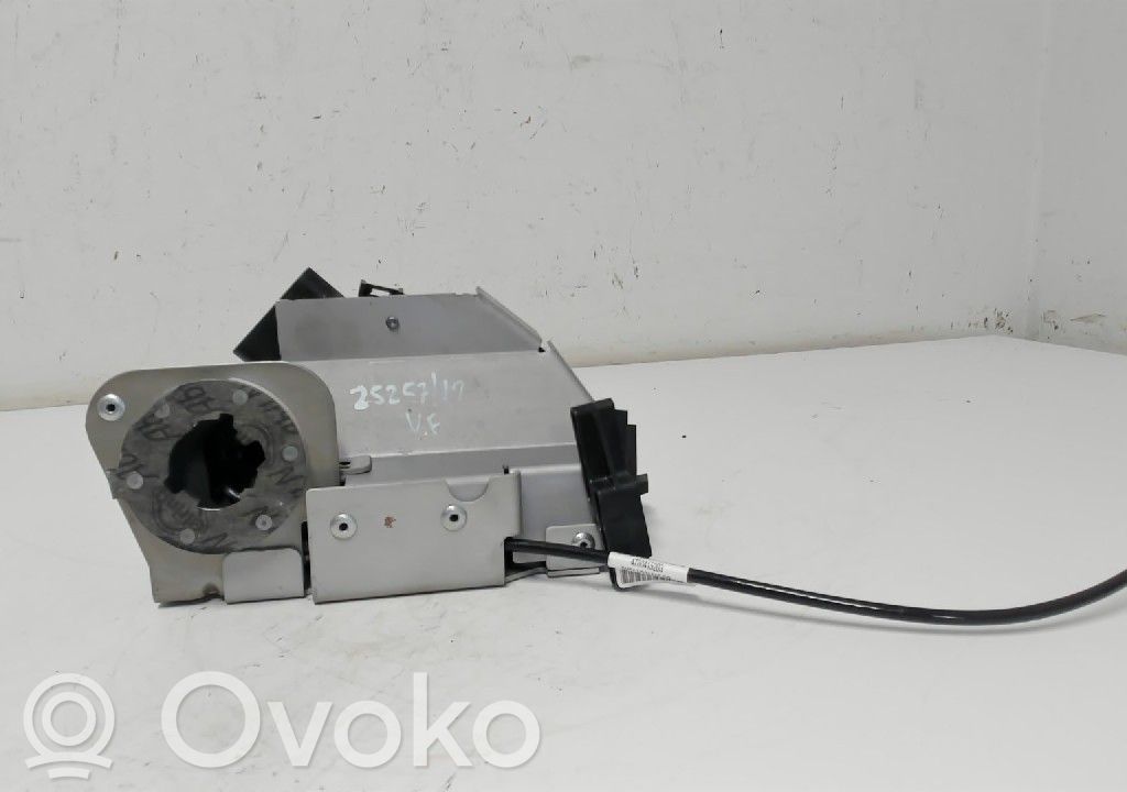 Priekšpusē slēdzene   2424867,JK21V219A65BA