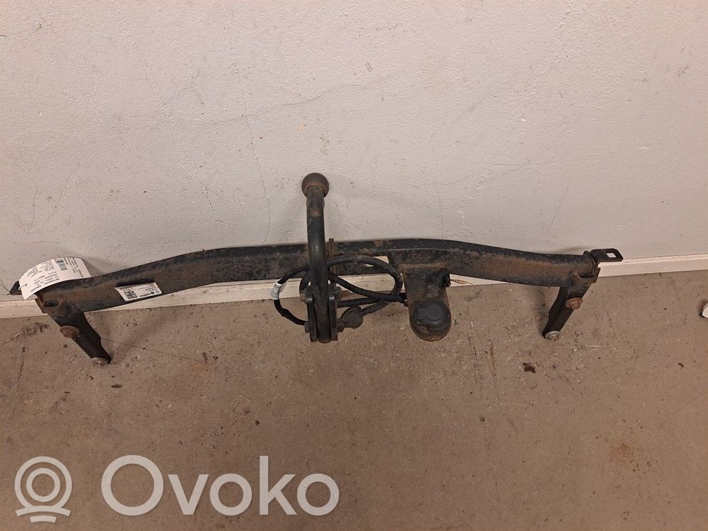 Volkswagen Caddy Hak holowniczy / Komplet 