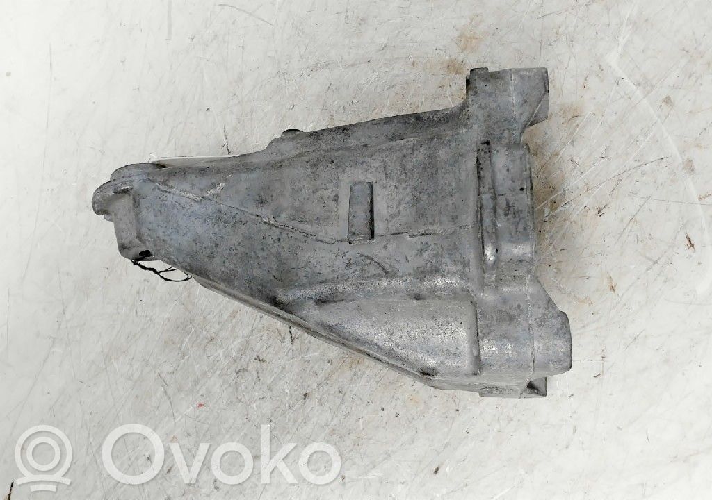Mercedes-Benz E W213 Supporto di montaggio del motore (usato)