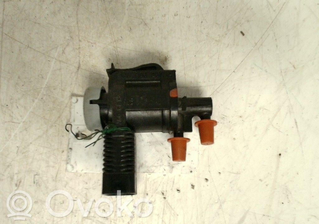 Volkswagen PASSAT B7 Solenoid supapă turbosuflantă 
