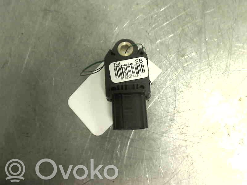 Toyota Avensis T270 Sensore d’urto/d'impatto apertura airbag