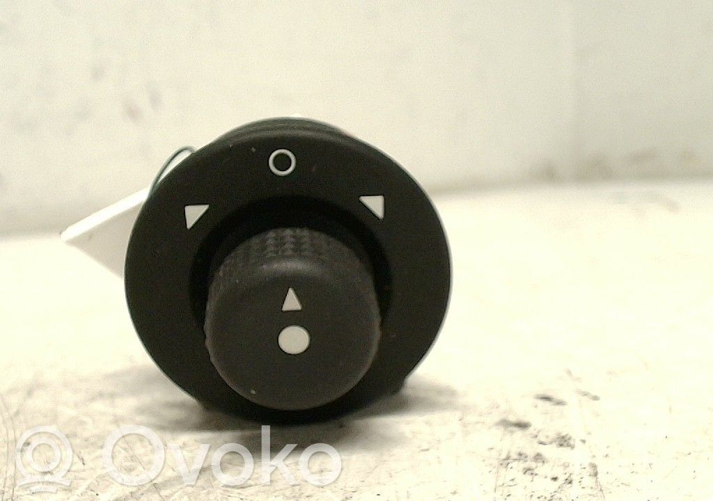 Peugeot Partner Wing mirror switch 