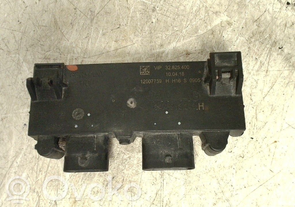 Audi A4 Allroad Tailgate/trunk control unit/module 