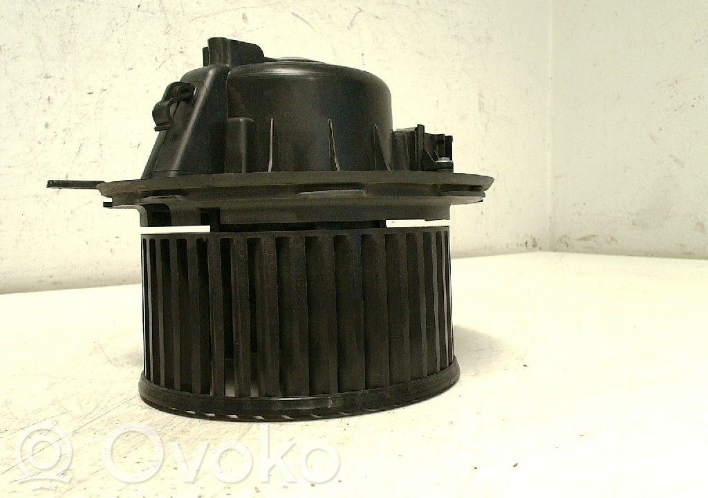 Volkswagen PASSAT B7 Ventola riscaldamento/ventilatore abitacolo 