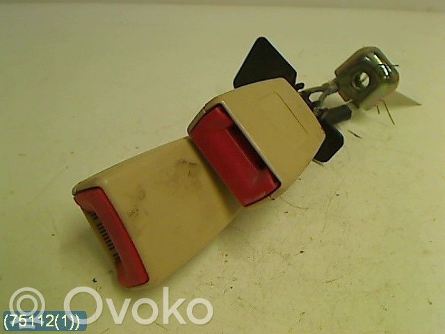 Volkswagen PASSAT B5.5 Front seatbelt buckle 