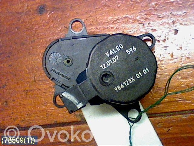 Saab 9-5 Ilmastointilaitteen läpän käyttölaite/moottori (A/C) 
